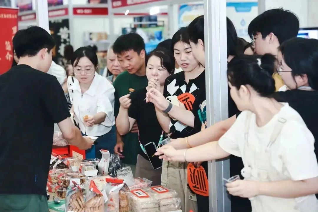 参观人次累计破21万，第八届中国国际食品餐饮博览会完美收官